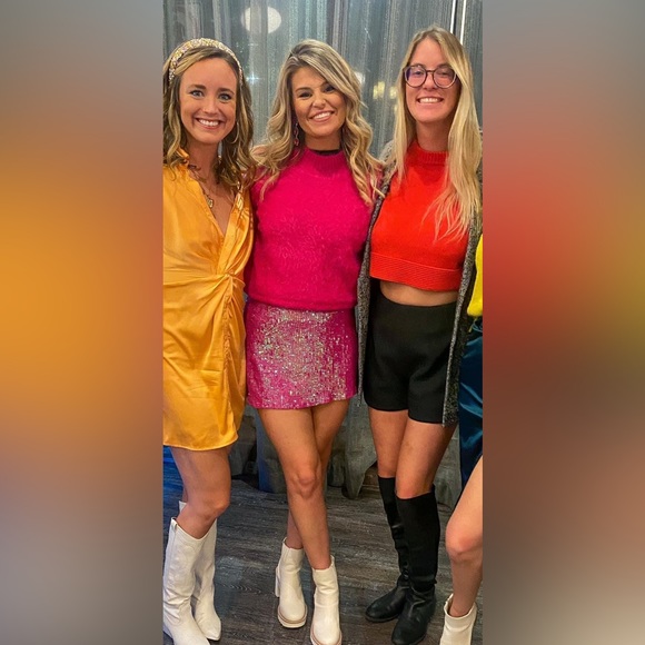 Show me your Mumu Vienna sweater size small worn once - Picture 3 of 3